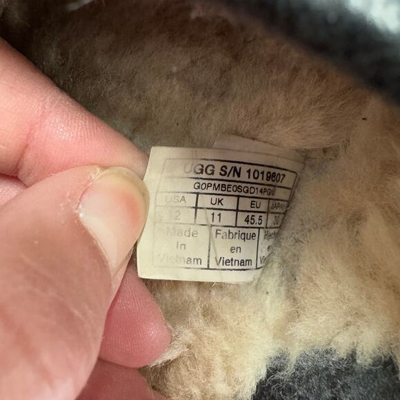 UGG Slippers Mens 12 Grey Plaid Scuff Tartan Fleece Lined - Picture 7 of 11